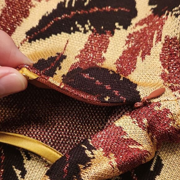 St. John by Marie Gray Sleeveless Feather Pattern Top w/ Scarf Size L NWT - Picture 10 of 11